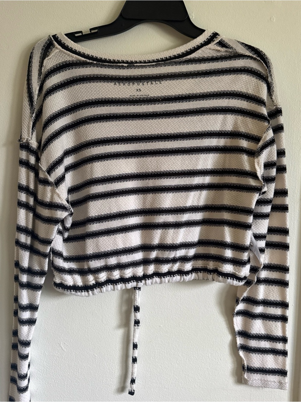Striped V-Neck Long Sleeve Crop Top - White & Black - Picture 3 of 5